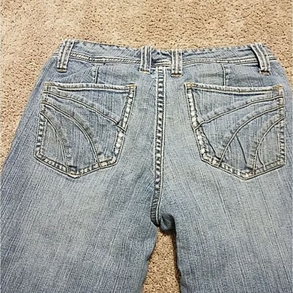 Tommy Hilfiger Woman's Jean Capris Size 6 - Picture 2 of 3